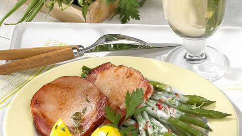 Kasseler Steak mit Bohnen Rezept - Foto: House of Food / Bauer Food Experts KG
