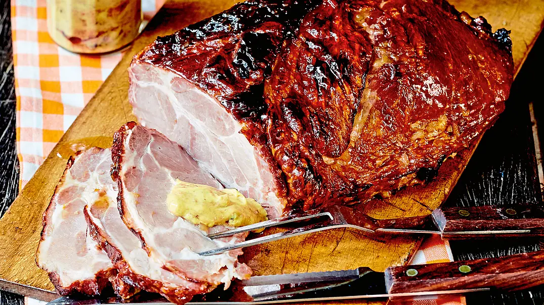 Kasselerbraten mit Preiselbeersenf Rezept - Foto: LECKER @ Bauer Media Group Kasselerbraten mit Preiselbeersenf Rezept - Foto: LECKER @ Bauer Media Group