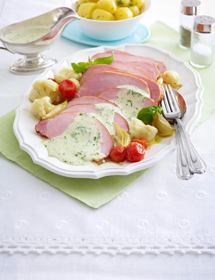 Kasselerbraten mit warmer Kräutersoße Rezept Kasselerbraten mit warmer Kräutersoße Rezept