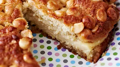 Katrins Nusskuchen mit Vanille-Honig-Creme Rezept - Foto: LECKER @ Bauer Media Group