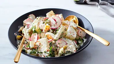 Kaum-zu-glauben-Kohlrabisalat Rezept - Foto: LECKER @ Bauer Media Group
