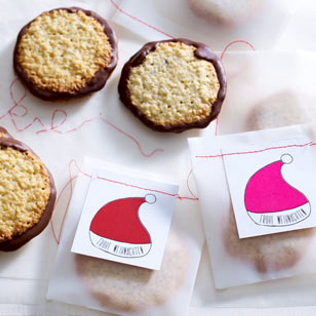 Kekse verpacken - mit weihnachtlichen Etiketten!