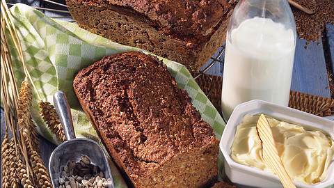 Kerniges Schrotbrot Rezept - Foto: House of Food / Bauer Food Experts KG