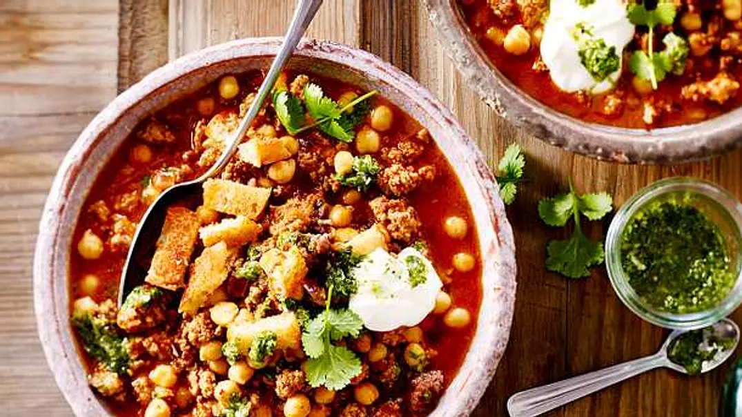 Kichererbsen-Chili mit Koriandersalsa - Foto: LECKER @ Bauer Media Group Kichererbsen-Chili mit Koriandersalsa - Foto: LECKER @ Bauer Media Group