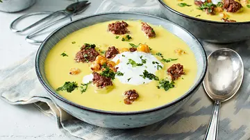 Kichererbsen-Linsensuppe mit Hackfleisch Rezept - Foto: LECKER @ Bauer Media Group Kichererbsen-Linsensuppe mit Hackfleisch Rezept - Foto: LECKER @ Bauer Media Group