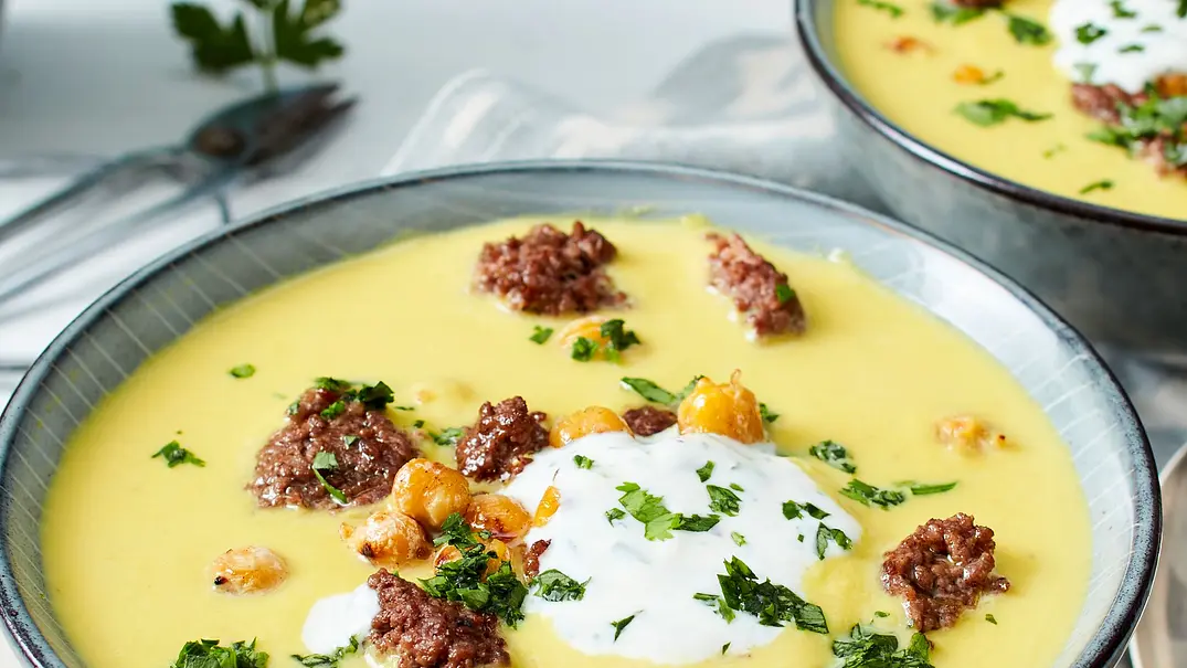 Kichererbsen-Linsensuppe mit Hackfleisch Rezept - Foto: LECKER @ Bauer Media Group Kichererbsen-Linsensuppe mit Hackfleisch Rezept - Foto: LECKER @ Bauer Media Group
