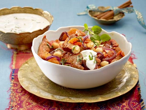 Kichererbsengemüse mit Putenstreifen und Aprikosen Rezept Kichererbsengemüse mit Putenstreifen und Aprikosen Rezept