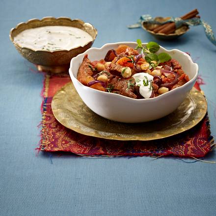 Kichererbsengemüse mit Putenstreifen und Aprikosen Rezept Kichererbsengemüse mit Putenstreifen und Aprikosen Rezept
