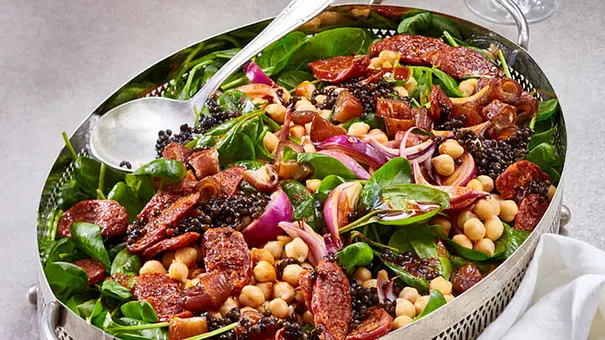 Kichererbsensalat mit Chorizo Rezept - Foto: LECKER @ Bauer Media Group Kichererbsensalat mit Chorizo Rezept - Foto: LECKER @ Bauer Media Group