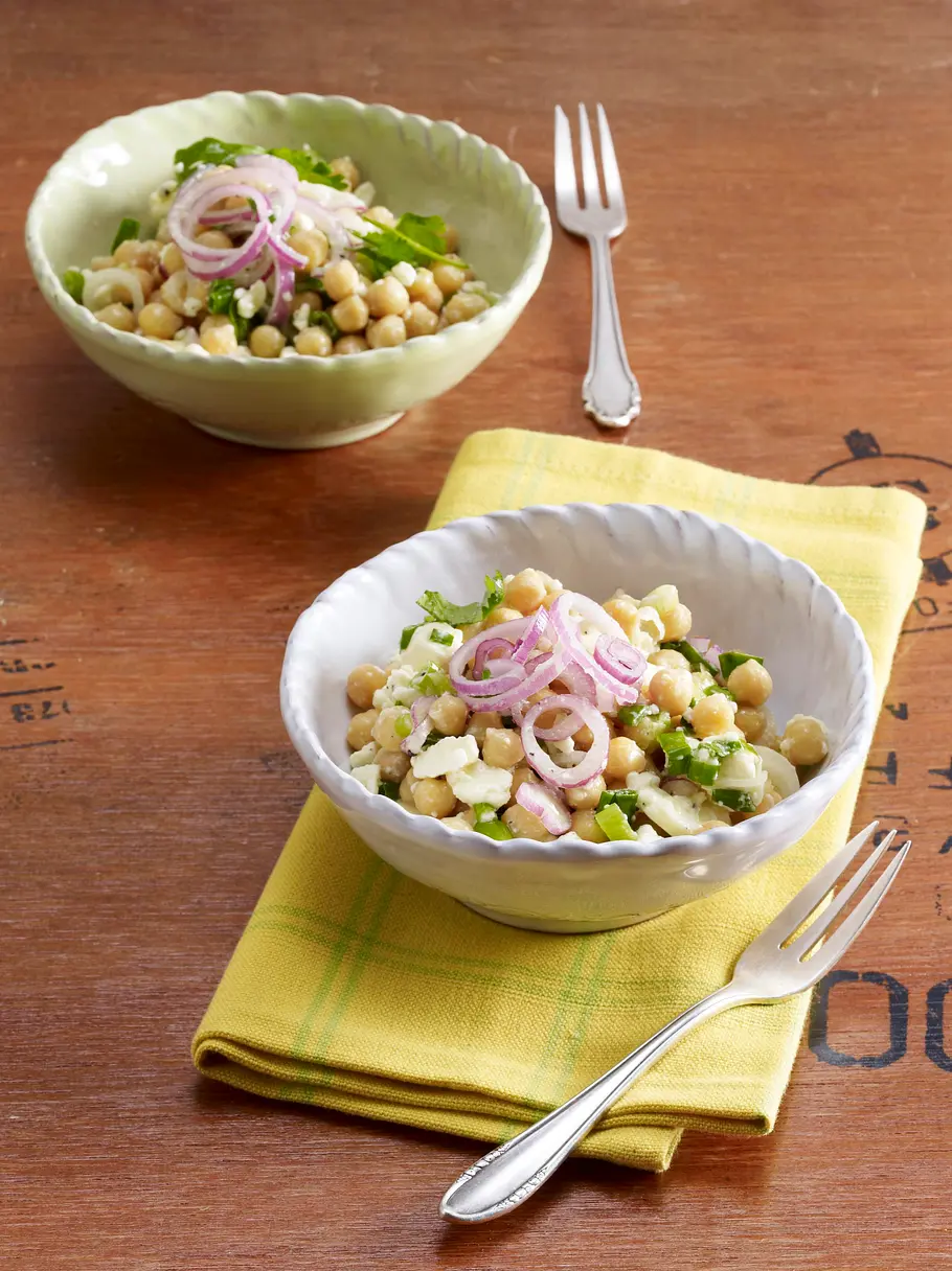 Kichererbsensalat mit Feta, Koriander und Lauchzwiebeln Rezept Kichererbsensalat mit Feta, Koriander und Lauchzwiebeln Rezept