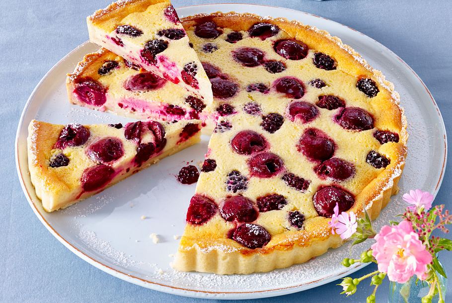 Kirsch-Brombeer-Pudding-Tarte Rezept