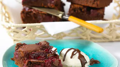 Kirsch-Brownies Rezept - Foto: LECKER @ Bauer Media Group