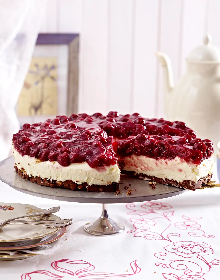 Kirsch-Frischkäse-Torte mit Schoko-Nougat-Boden Rezept Kirsch-Frischkäse-Torte mit Schoko-Nougat-Boden Rezept