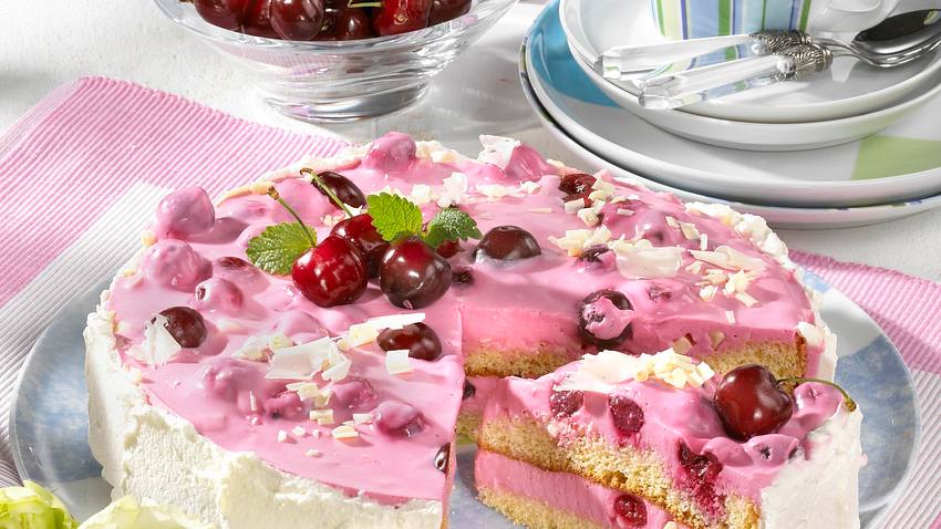 Kirsch-Joghurt-Torte Rezept - Foto: House of Food / Bauer Food Experts KG