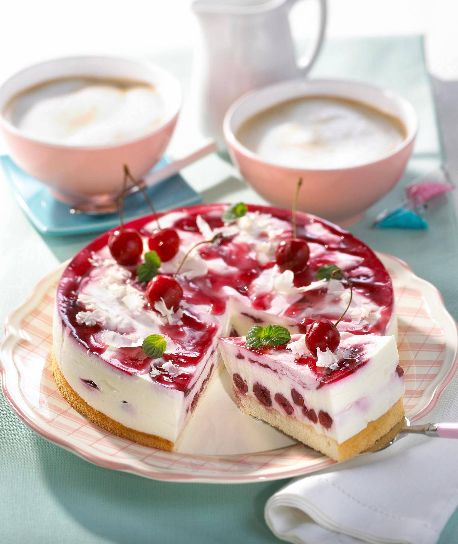 Kirsch-Joghurt-Torte Rezept | LECKER