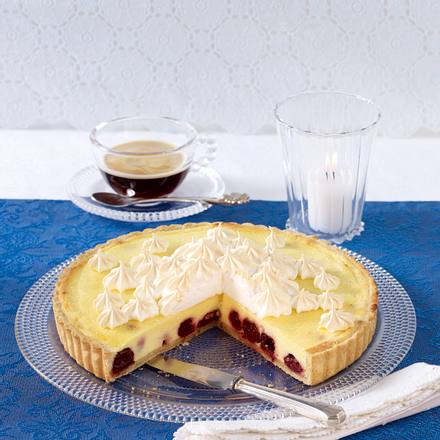 Kirsch-Käsetarte mit Baiser Rezept Kirsch-Käsetarte mit Baiser Rezept