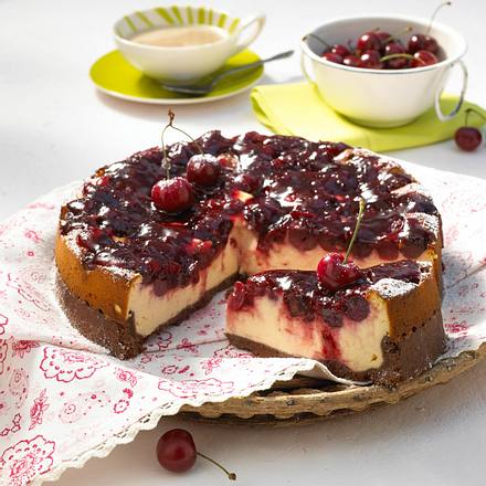 Kirsch-Käsetorte mit Schokoboden Rezept