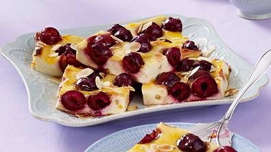 Kirsch-Käse-Kuchen vom Blech Rezept - Foto: LECKER @ Bauer Media Group