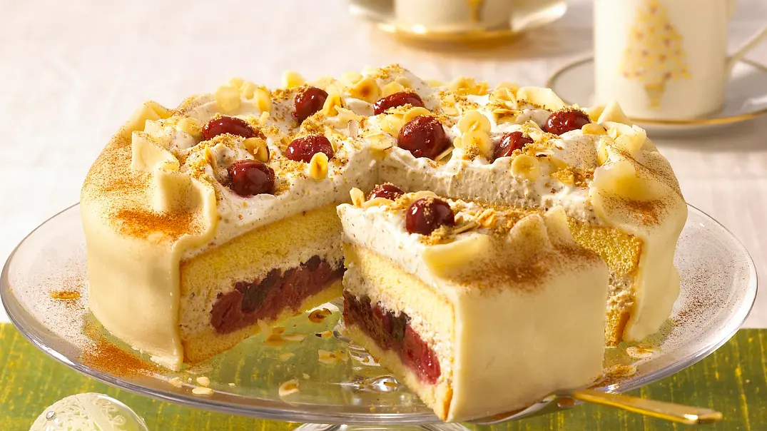 Kirsch-Marzipan-Torte Rezept - Foto: LECKER @ Bauer Media Group Kirsch-Marzipan-Torte Rezept - Foto: LECKER @ Bauer Media Group