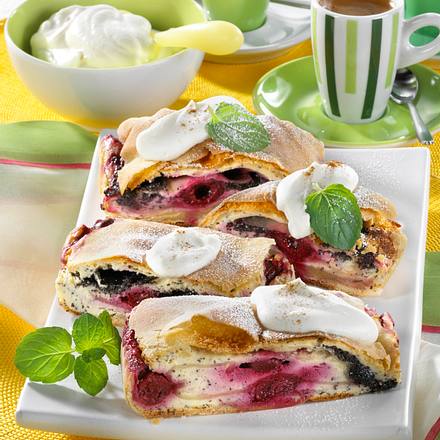 Kirsch-Mohnstrudel Rezept Kirsch-Mohnstrudel Rezept