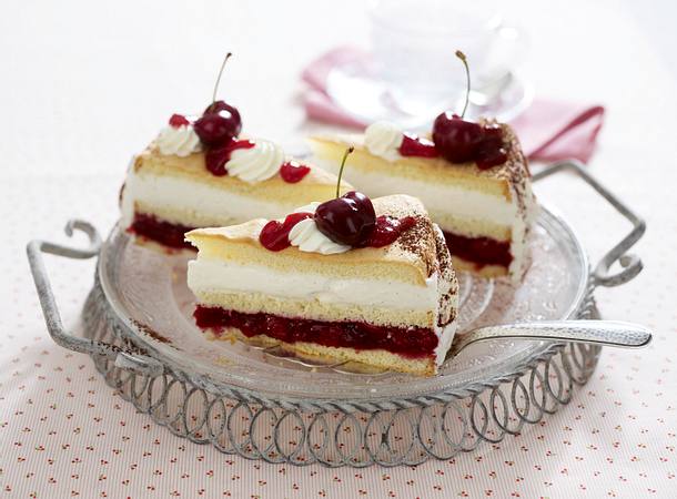 Kirsch-Panna-Cotta-Torte Rezept Kirsch-Panna-Cotta-Torte Rezept