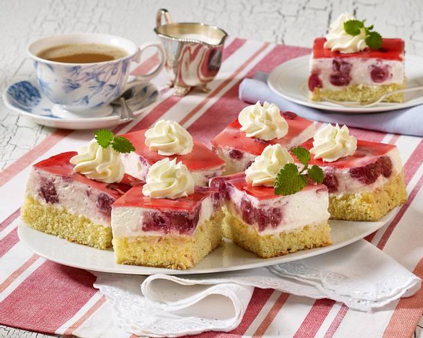 Kirsch-Quark-Schnitten vom Blech Rezept Kirsch-Quark-Schnitten vom Blech Rezept