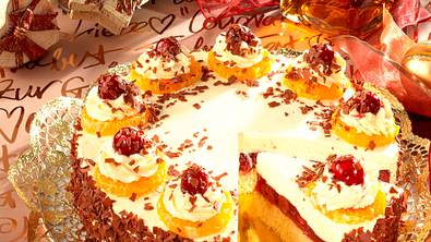 Kirsch-Rum-Vanille-Sahne-Torte Rezept - Foto: LECKER @ Bauer Media Group