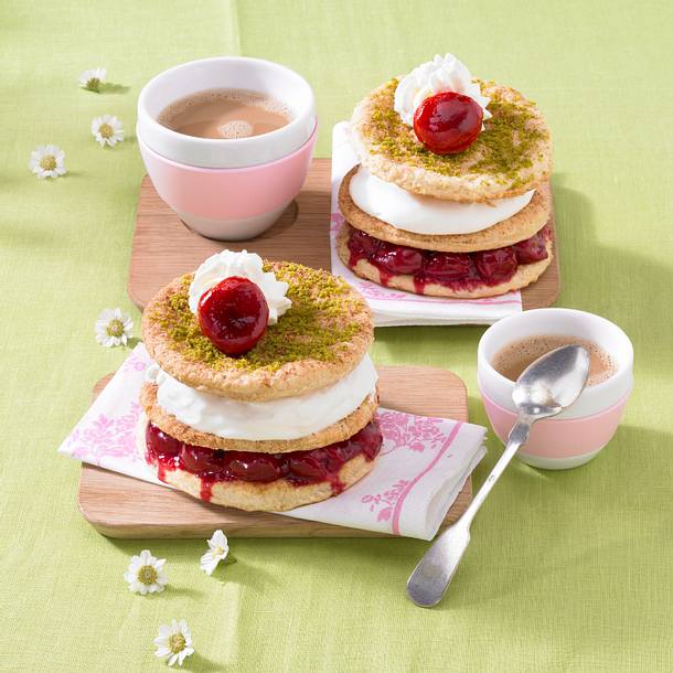 Kirsch-Sandwichstücke Rezept