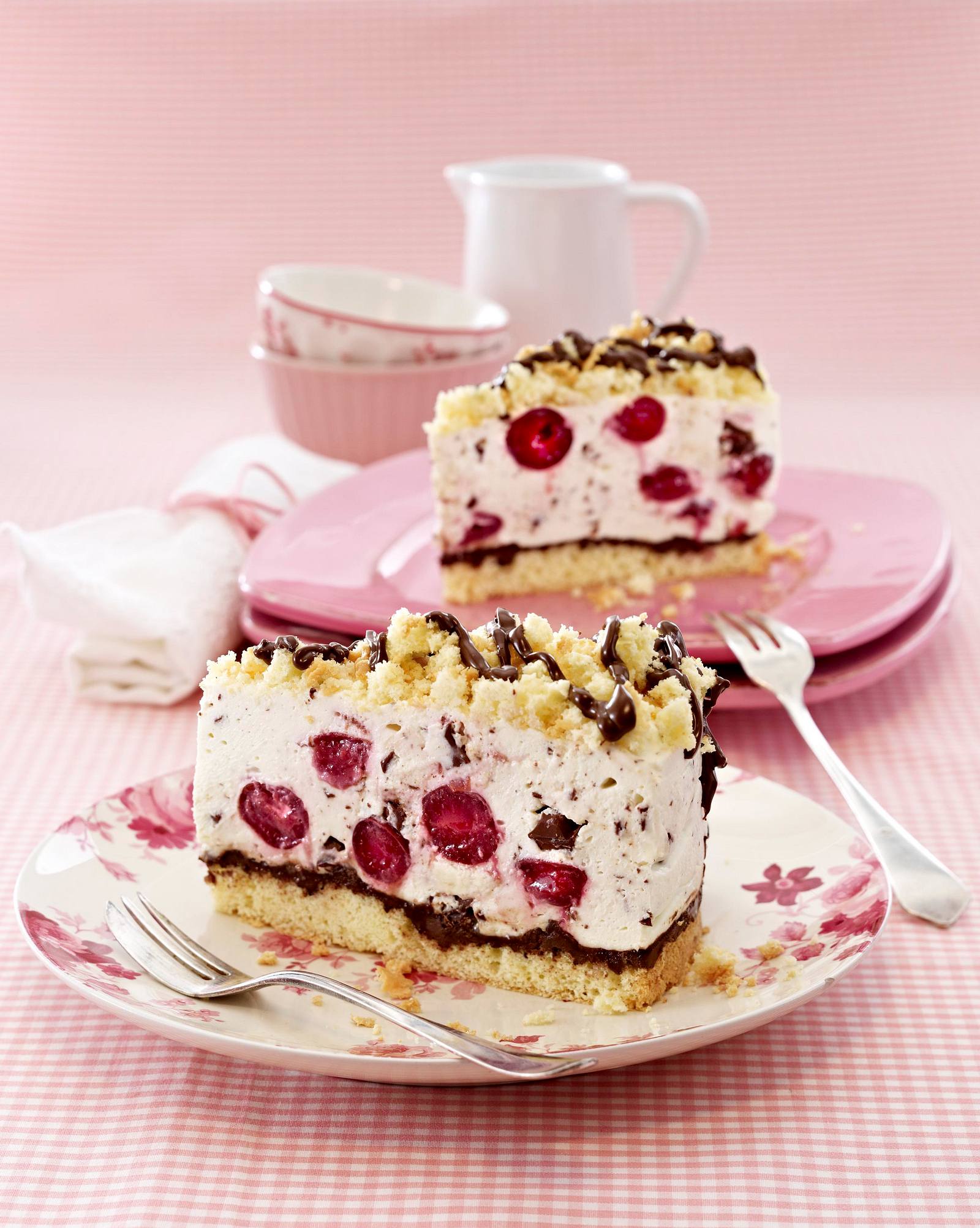 Kirsch-Stracciatella-Torte Rezept | LECKER Kirsch-Stracciatella-Torte Rezept | LECKER