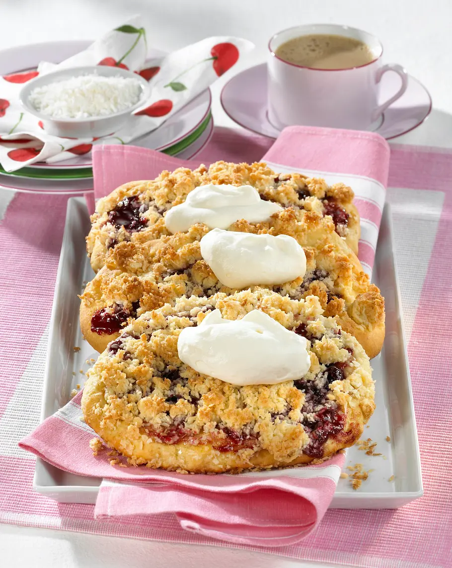 Kirsch-Streusel-Taler aus Quark-Öl-Teig Rezept Kirsch-Streusel-Taler aus Quark-Öl-Teig Rezept