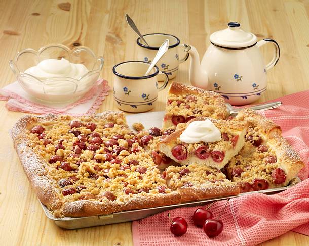 Kirsch-Streuselkuchen vom Blech Rezept