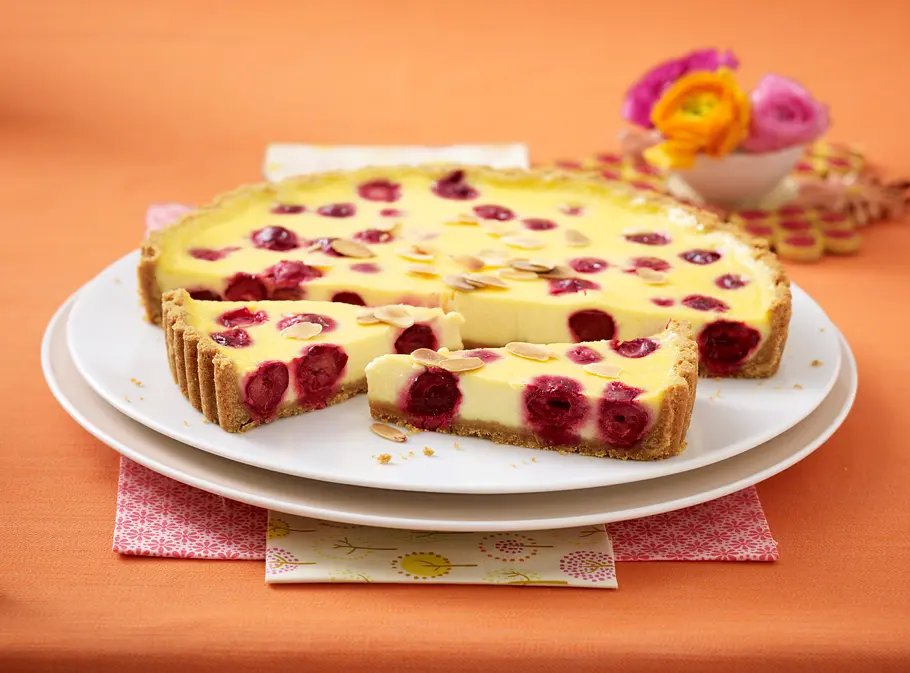 Kirsch-Tarte mit Keksboden Rezept