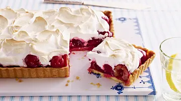 Kirsch-Tarte mit Zitronen-Baiserhaube Rezept - Foto: LECKER @ Bauer Media Group Kirsch-Tarte mit Zitronen-Baiserhaube Rezept - Foto: LECKER @ Bauer Media Group