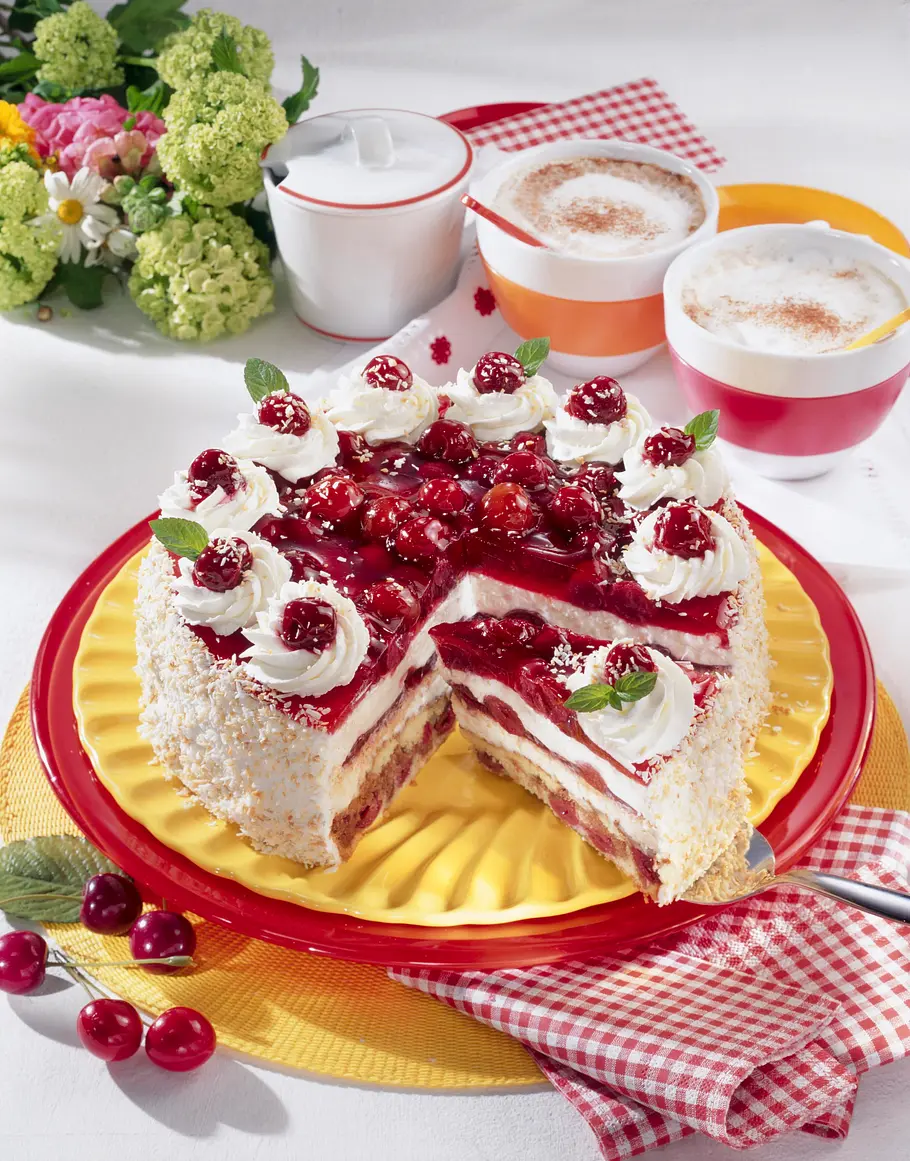 Kirsch-Torte mit Kokos Rezept Kirsch-Torte mit Kokos Rezept