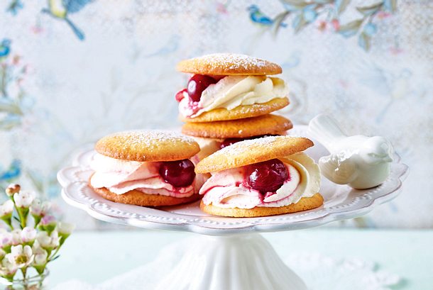 Kirsch-Whoopies mit Ingwercreme Rezept Kirsch-Whoopies mit Ingwercreme Rezept