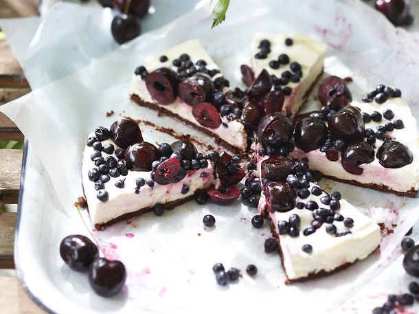 Kirsch-Ziegenfrischkäse-Schokokuchen Rezept Kirsch-Ziegenfrischkäse-Schokokuchen Rezept