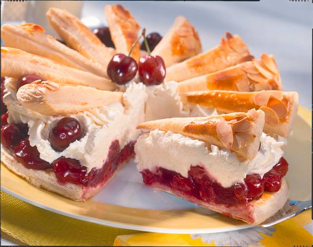 Kirschblätterteigtorte Rezept