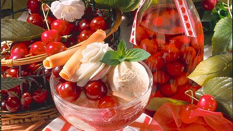 Kirschen in Whisky Rezept - Foto: House of Food / Bauer Food Experts KG