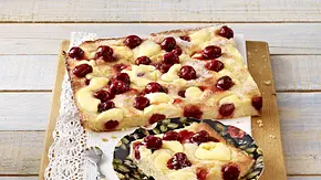 Kirschkuchen mit Schmandguss Rezept - Foto: LECKER @ Bauer Media Group