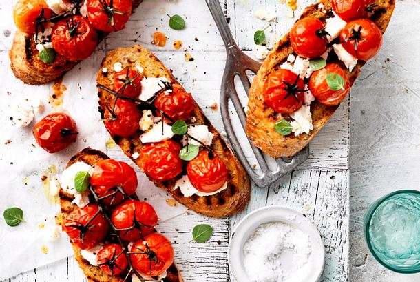 Kirschtomaten-Bruschetta mit Ricotta Rezept