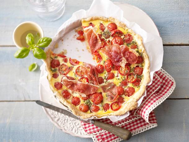 Kirschtomaten-Tarte mit Parmaschinken Rezept Kirschtomaten-Tarte mit Parmaschinken Rezept