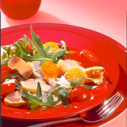 Kirschtomatensalat mit Minz-Joghurt Rezept Kirschtomatensalat mit Minz-Joghurt Rezept
