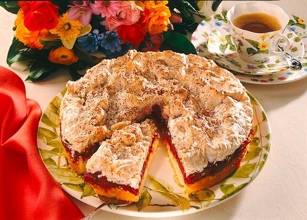 Kirschtorte mit Kokosmakronenhaube Rezept