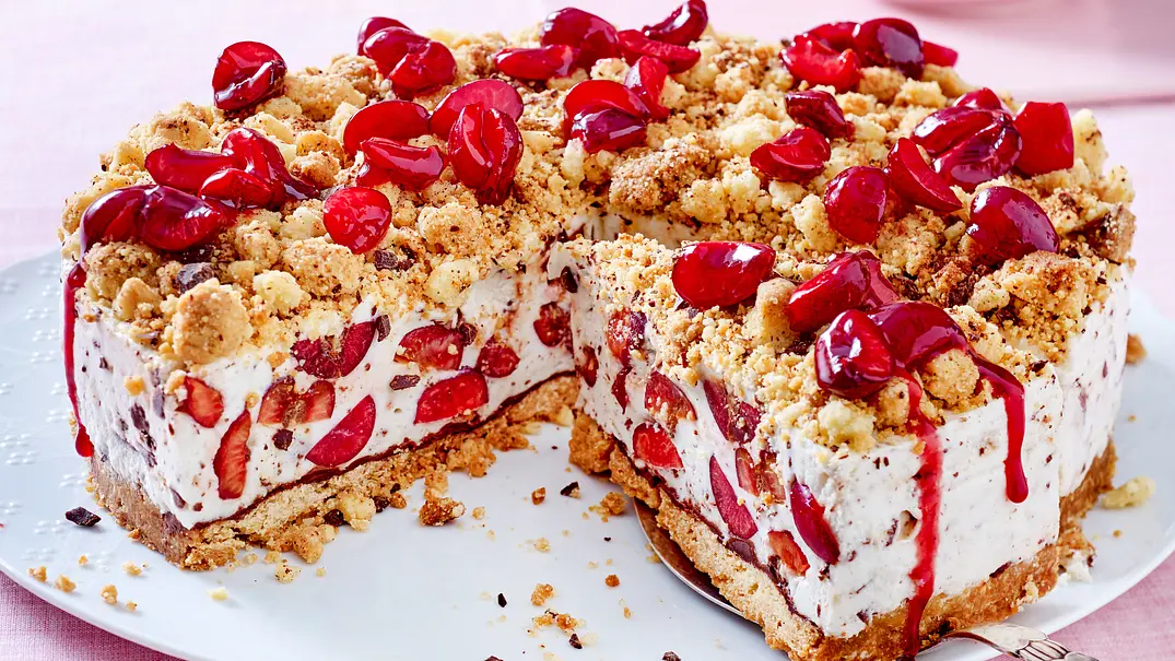 Kirschtorte mit Streuseln Rezept - Foto: LECKER @ Bauer Media Group Kirschtorte mit Streuseln Rezept - Foto: LECKER @ Bauer Media Group