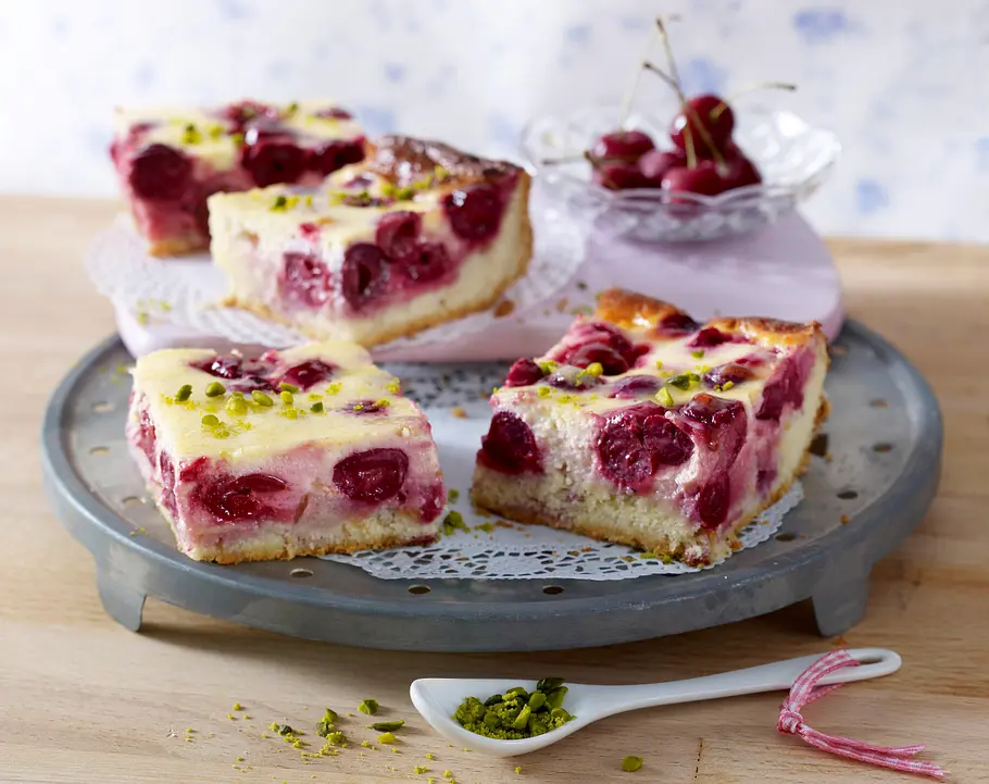 Kirschtraum mit Schmandguss vom Blech Rezept