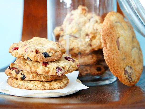 Kitchen Sink Cookies (Vorratsschrank-Cookies) Rezept