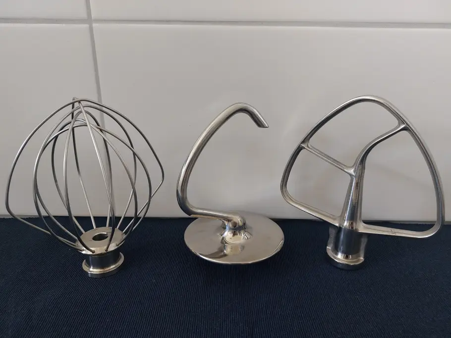 Schneebesen, Knethaken, Flachrührer