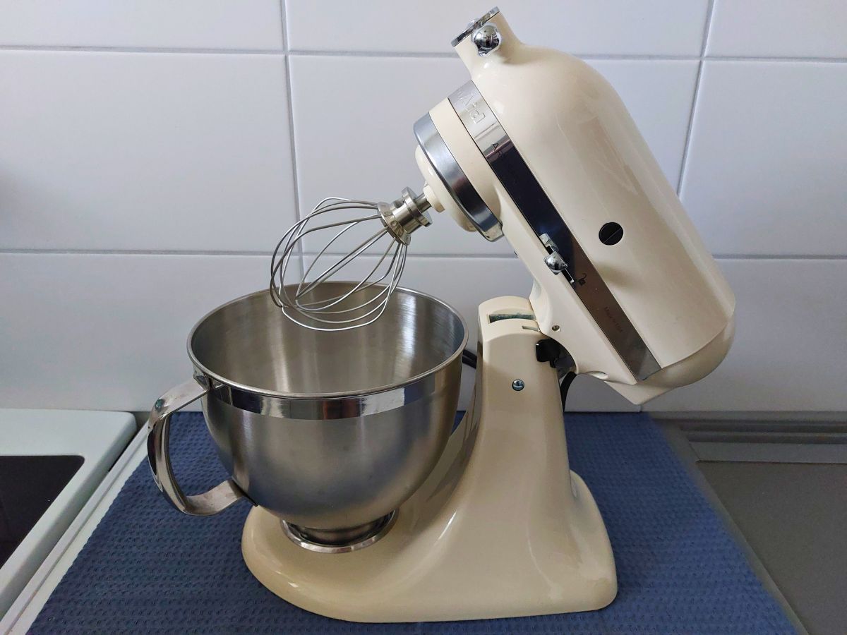 KitchenAid Küchenmaschine mit kippbarem Motorkopf