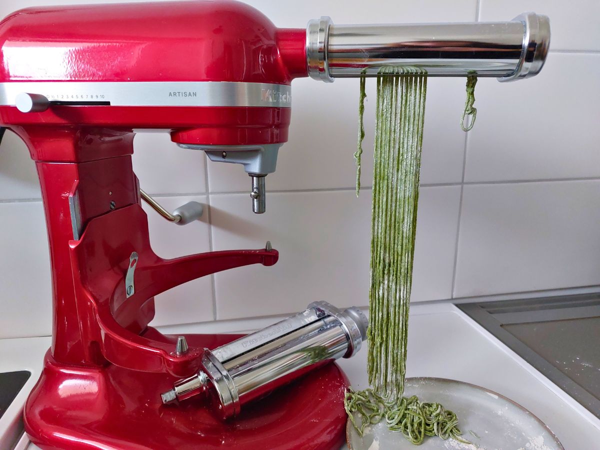 KitchenAid Nudelaufsatz Spinat-Nudeln bleiben hängen