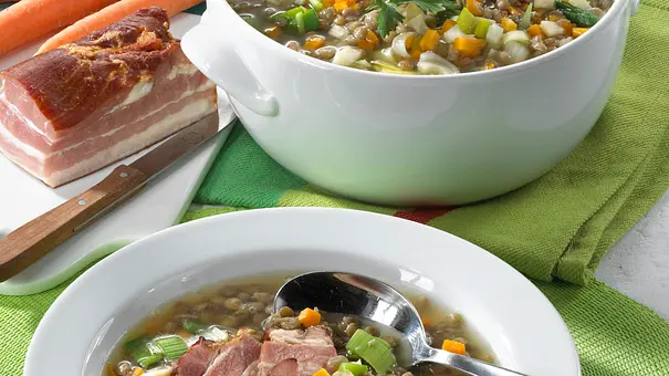Klassische Linsensuppe Rezept - Foto: LECKER @ Bauer Media Group Klassische Linsensuppe Rezept - Foto: LECKER @ Bauer Media Group